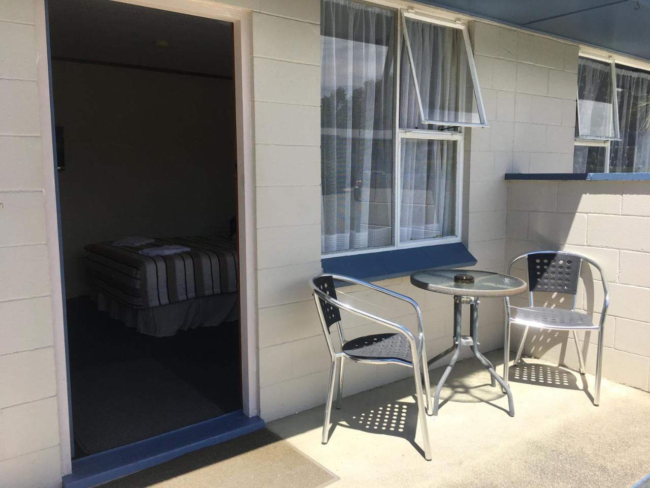 Alma Motel Oamaru Exterior photo